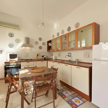 Villa Giardino Delle Meraviglie By Interhome Floridia