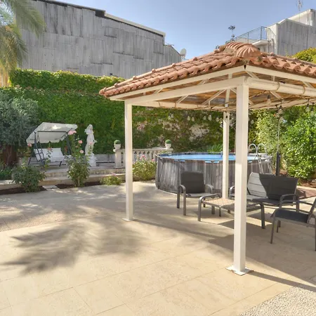 Villa Giardino Delle Meraviglie By Interhome