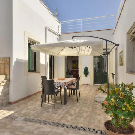 Villa Giardino Delle Meraviglie By Interhome Floridia